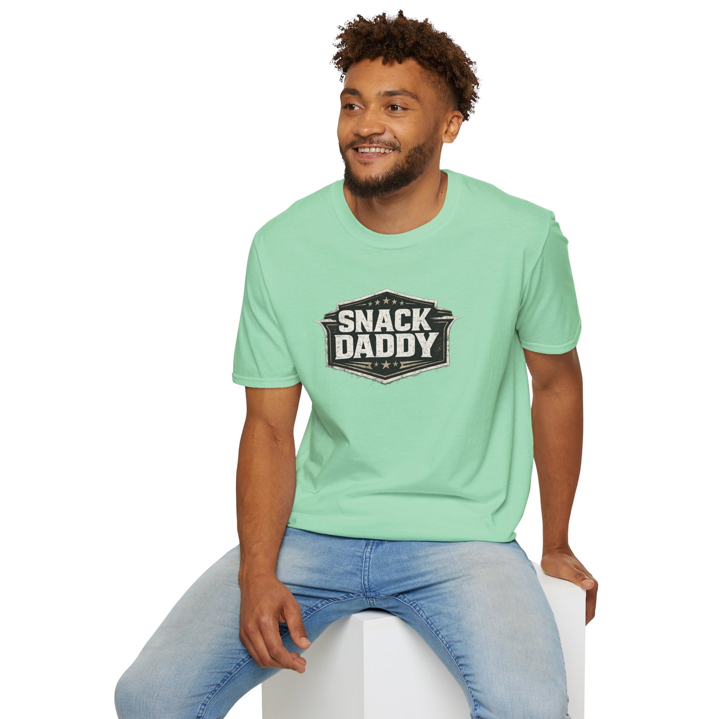 Snack Daddy T-Shirt — Vintage Badge Graphic Tee for Food-Lovers & Fun Dads