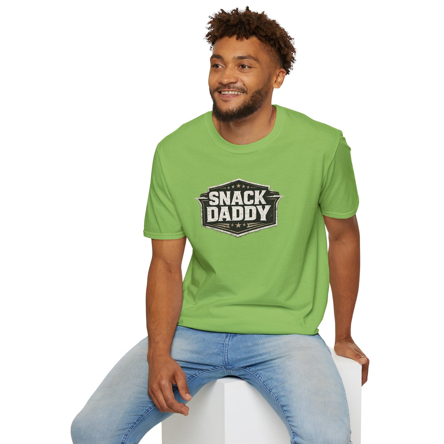 Snack Daddy T-Shirt — Vintage Badge Graphic Tee for Food-Lovers & Fun Dads